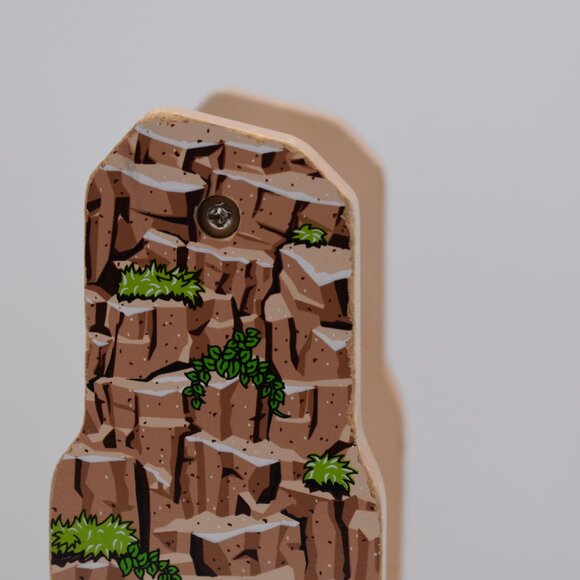 Race to the Wharf Mountain Riser Replacement Piece - Thomas and Friends Trains - Picture 4 of 10